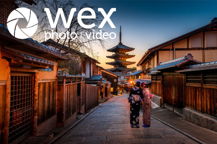 Explore the best gifts for travel photographers. From cameras to accessories, find thoughtful ideas for every style and skill level.